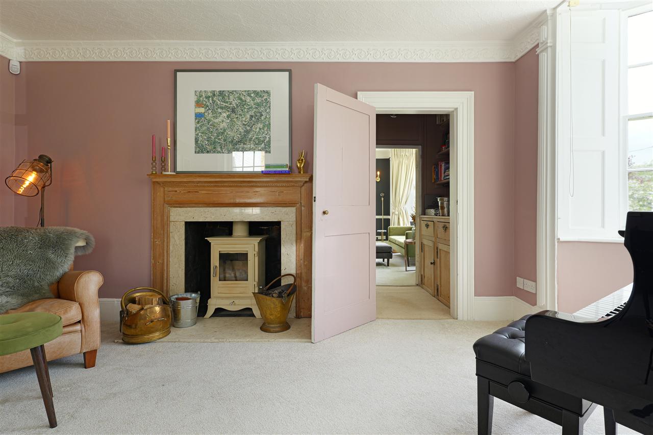 The Lawn & The Guest Annexe Image