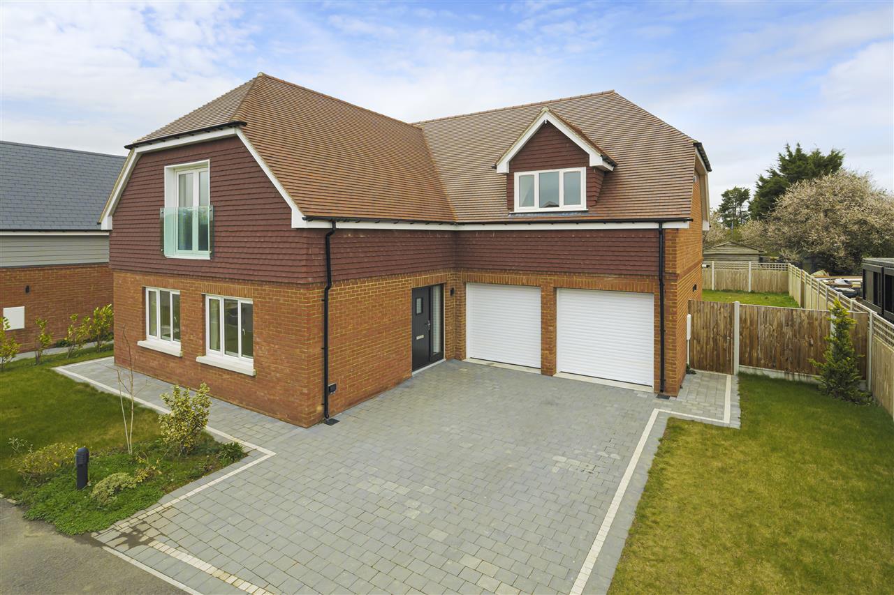 4 Manston Manor Image