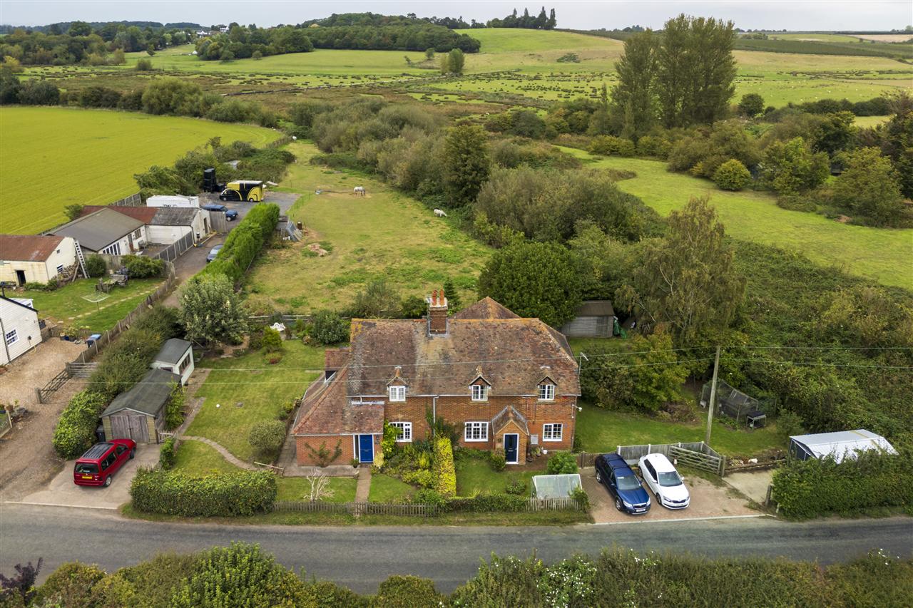 2 Dambridge Farm Cottages Image