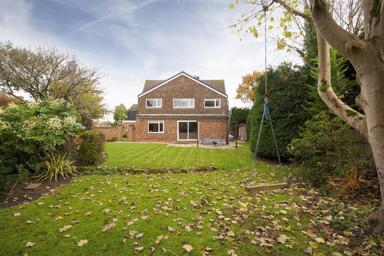 Three Corners, Grove Green Road Image