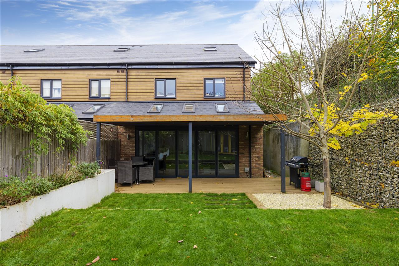 8 Romney Road Image